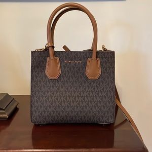 Small cross body MK brown bag